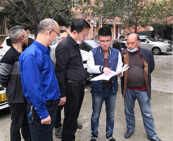 谢可赞一行到大码头街道调研老旧小区改造工作